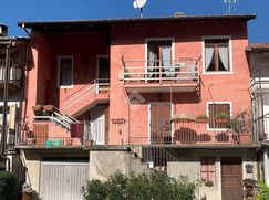 Casa Bi/Trifamiliare in Residenziale