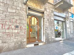 Negozio/Locale commerciale in Commerciale