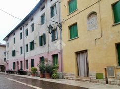 Casa Bi/Trifamiliare in Residenziale