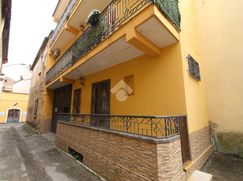 Casa Bi/Trifamiliare in Residenziale