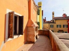 Casa Bi/Trifamiliare in Residenziale