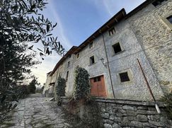 Casa Bi/Trifamiliare in Residenziale
