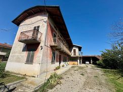 Casa Bi/Trifamiliare in Residenziale