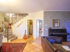 Casa Bi/Trifamiliare in Residenziale