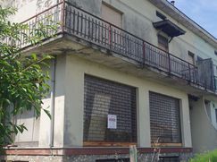 Casa Bi/Trifamiliare in Residenziale