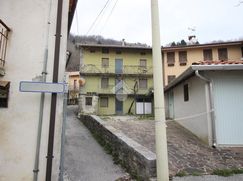 Casa Bi/Trifamiliare in Residenziale