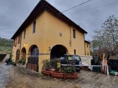 Casa Bi/Trifamiliare in Residenziale
