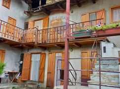 Casa Bi/Trifamiliare in Residenziale
