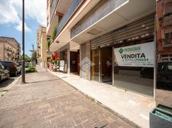 Negozio/Locale commerciale in Commerciale