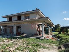 Casa Bi/Trifamiliare in Residenziale