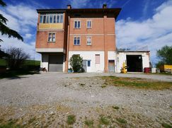 Casa Bi/Trifamiliare in Residenziale