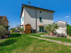 Casa Bi/Trifamiliare in Residenziale