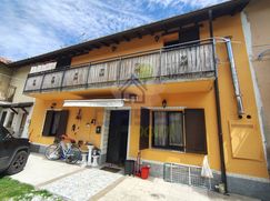 Casa Bi/Trifamiliare in Residenziale