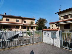 Casa Bi/Trifamiliare in Residenziale