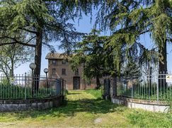 Casa Bi/Trifamiliare in Residenziale