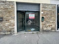 Negozio/Locale commerciale in Commerciale