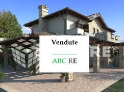 Casa Bi/Trifamiliare in Residenziale