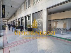 Negozio/Locale commerciale in Commerciale