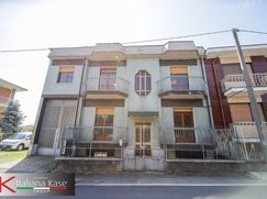 Casa Bi/Trifamiliare in Residenziale