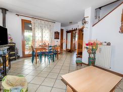 Casa Bi/Trifamiliare in Residenziale