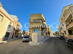 Casa Bi/Trifamiliare in Residenziale