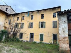 Casa Bi/Trifamiliare in Residenziale