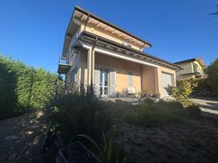 Casa Bi/Trifamiliare in Residenziale