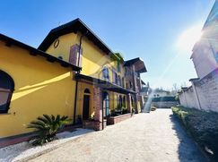 Casa Bi/Trifamiliare in Residenziale