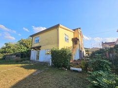 Casa Bi/Trifamiliare in Residenziale