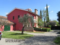 Casa Bi/Trifamiliare in Residenziale