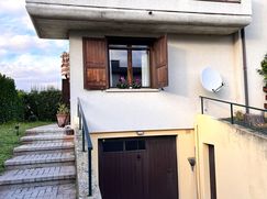 Casa Bi/Trifamiliare in Residenziale