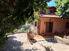 Casa Bi/Trifamiliare in Residenziale