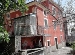 Casa Bi/Trifamiliare in Residenziale