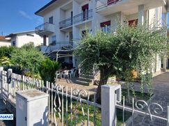 Casa Bi/Trifamiliare in Residenziale