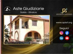 Casa Bi/Trifamiliare in Residenziale