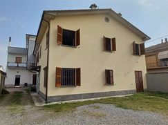 Casa Bi/Trifamiliare in Residenziale