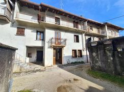 Casa Bi/Trifamiliare in Residenziale
