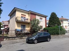 Casa Bi/Trifamiliare in Residenziale