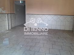 Negozio/Locale commerciale in Commerciale