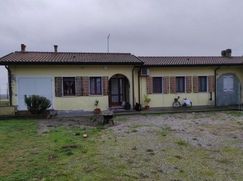 Casa Bi/Trifamiliare in Residenziale