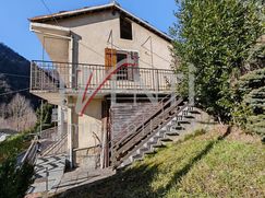 Casa Bi/Trifamiliare in Residenziale