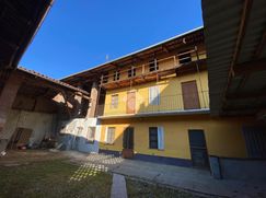 Casa Bi/Trifamiliare in Residenziale