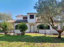 Casa Bi/Trifamiliare in Residenziale