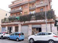 Negozio/Locale commerciale in Commerciale