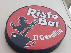 Attività/Licenza (con o senza mura) in Commerciale