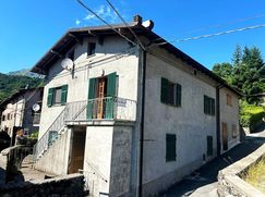 Casa Bi/Trifamiliare in Residenziale