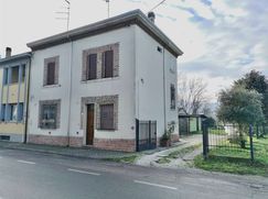Casa Bi/Trifamiliare in Residenziale
