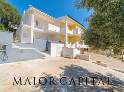 Casa Bi/Trifamiliare in Residenziale