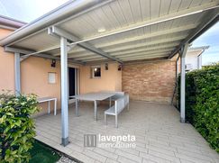 Casa Bi/Trifamiliare in Residenziale