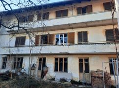 Casa Bi/Trifamiliare in Residenziale